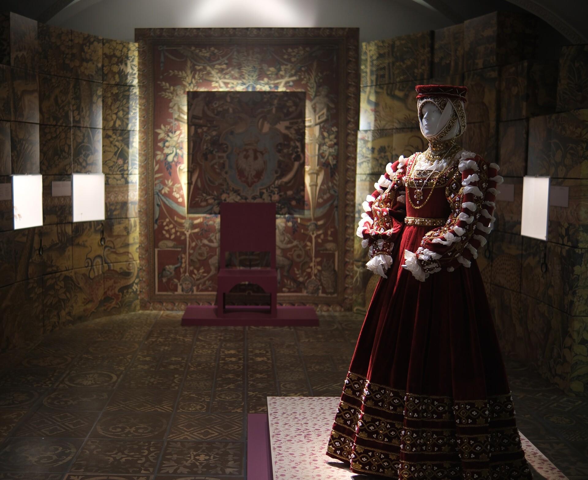  Rekonstrukcja sukni Barbary Radziwiłłówny 